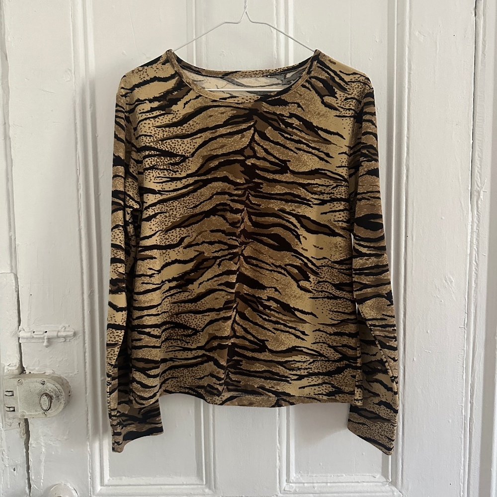 Thick Tiger Long Sleeve Top